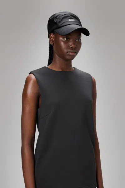 Rains 5 Panel Cap In Black