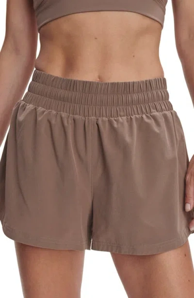 Varley Kallin Running Shorts In Deep Taupe