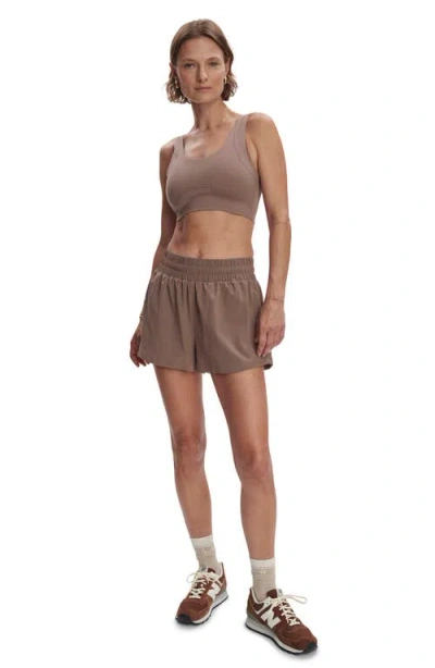 Varley Kallin Running Shorts In Deep Taupe