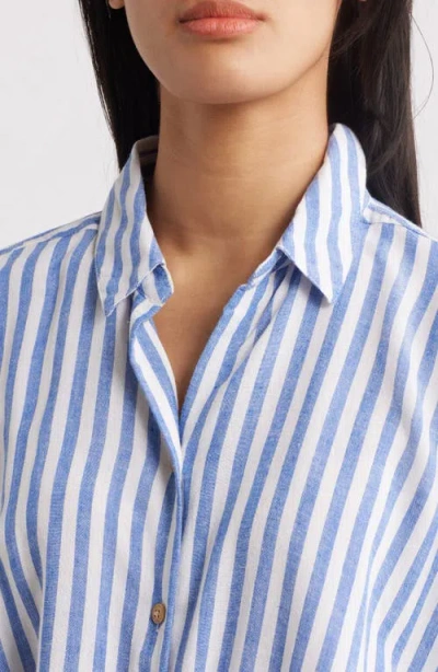 Beachlunchlounge Vivica Stripe Twist Hem Button-up Shirt In Dynamic Blue