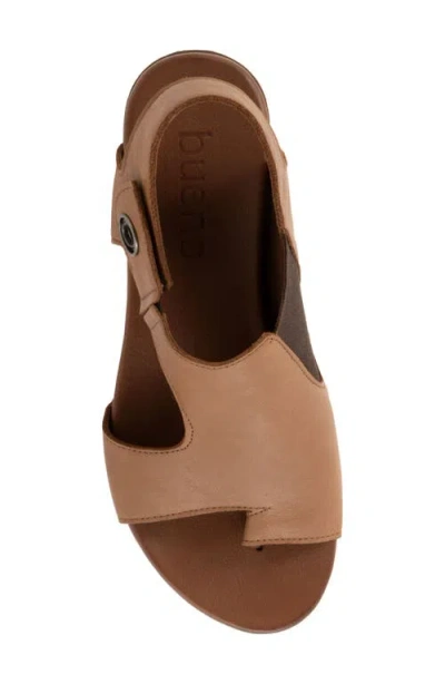 Bueno Tessie Toe Loop Sandal In Walnut