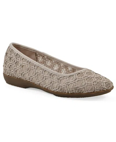 Cliffs By White Mountain Women's Cariann Ballet Round Toe Flats In Light Taupe Smooth