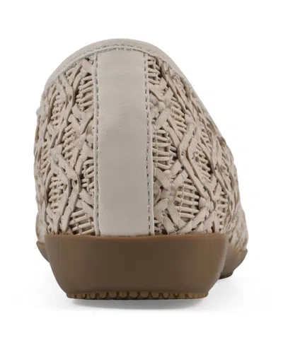 Cliffs By White Mountain Women's Cariann Ballet Round Toe Flats In Light Taupe Smooth