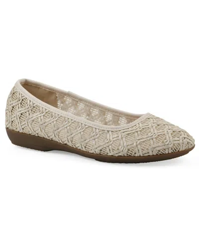 Cliffs By White Mountain Women's Cariann Ballet Round Toe Flats In Ecru Smooth
