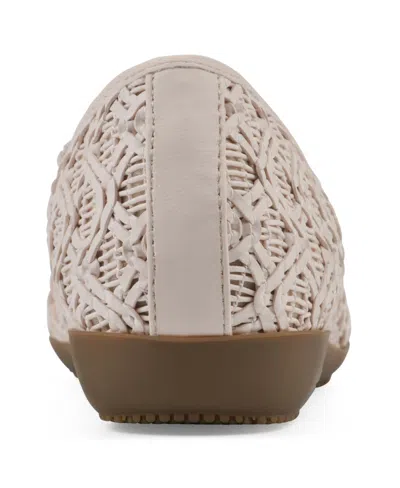 Cliffs By White Mountain Women's Cariann Ballet Round Toe Flats In Light Pink Smooth