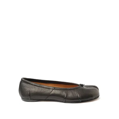Maison Margiela Black Leather Flats With Unique Split Toe And Bow Accent In Black