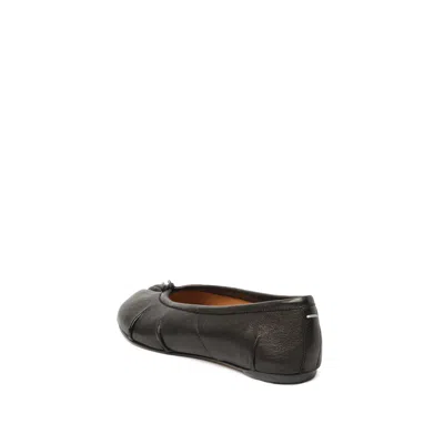 Maison Margiela Black Leather Flats With Unique Split Toe And Bow Accent In Black