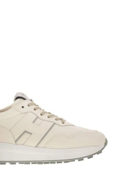 Hogan Leather Sneakers With Contrast Heel Tab In Beige