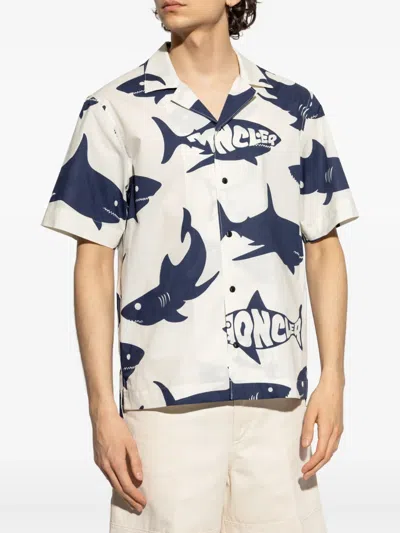 Moncler Chemise À Manches Courtes En Coton À Imprimé Requin In Blue