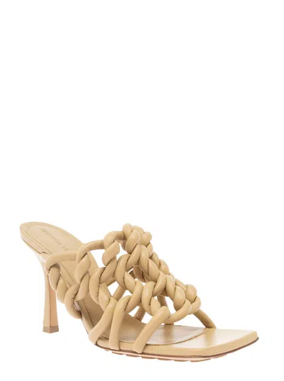 Bottega Veneta Stretch 90 Twist Leather Mules In Beige