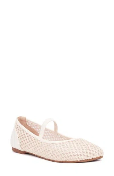 New York And Company Alena Womens Round Closed Toe Ballet Flats In White