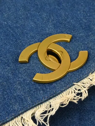 Pre-owned Chanel 1992 Cc Shoulder Bag In Blue