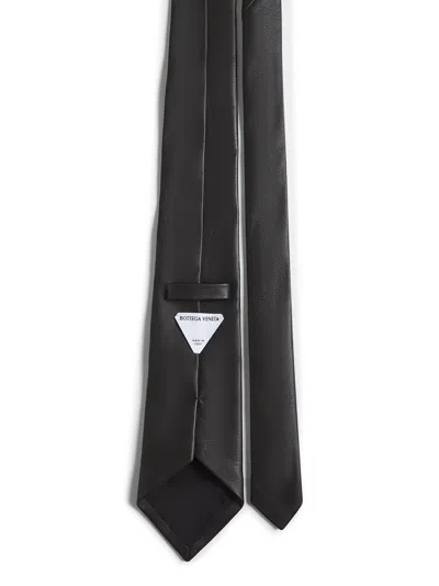 Bottega Veneta Men Brown Smooth Leather Tie In Black