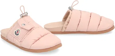 Moncler Mon Pocket Slippers With Soft Padded Design And Logo Patch In Pink