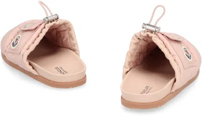 Moncler Mon Pocket Slippers With Soft Padded Design And Logo Patch In Pink
