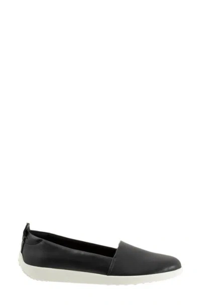 Softwalk ® Deva Flat In Black
