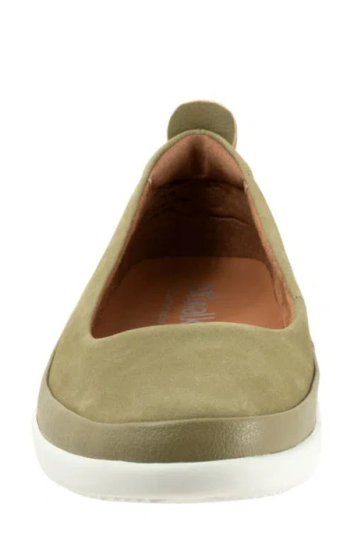 Softwalk ® Disa Flat In Green