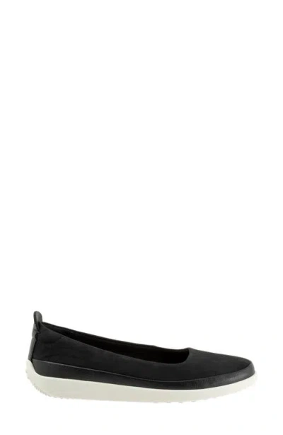 Softwalk ® Disa Flat In Black