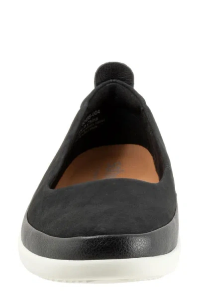 Softwalk ® Disa Flat In Black