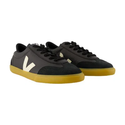 Veja Volley Black Sneaker With Side Logo And Lettering Logo On The Heel In Organic Cotton Unisex In Black