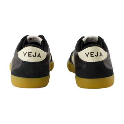 Veja Volley Black Sneaker With Side Logo And Lettering Logo On The Heel In Organic Cotton Unisex In Black