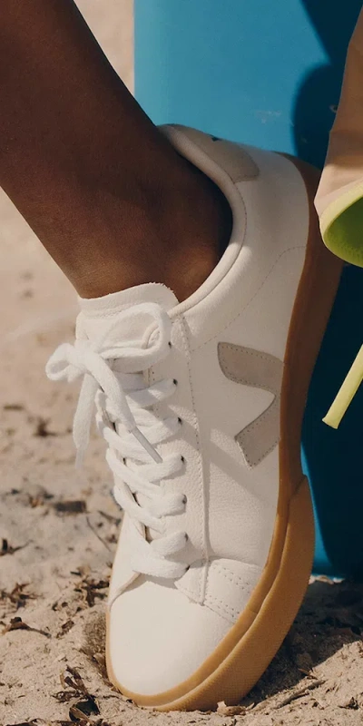 Veja V-10 Sne In Multicolour