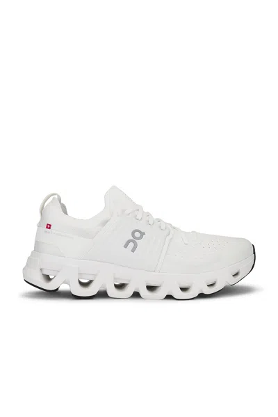 On Cloudswift 4 In White