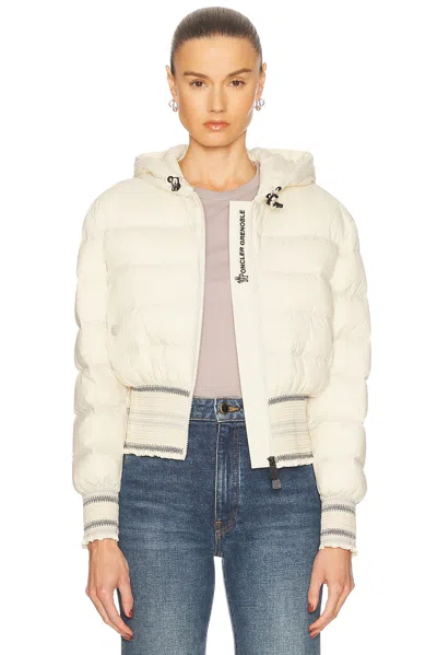 Moncler Jeypore Bomber In White Pepper
