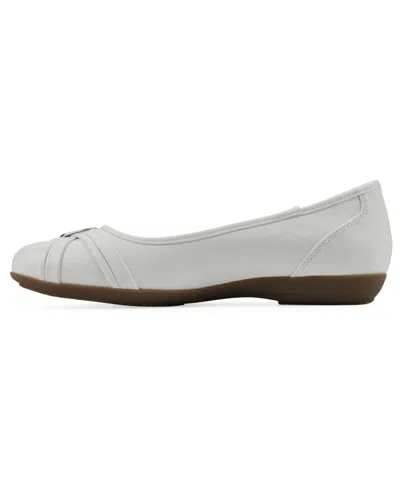 Cliffs By White Mountain Calming Buckle Strap Flat In White Smooth