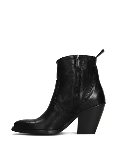 Metisse Leather Boots In Black