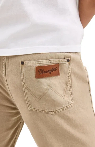 Wrangler Greensboro Straight Leg Jeans In Timberwolf
