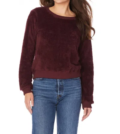 Bobi Ribbed Fuzzy Crewneck Pullover Sweater In Wine In Pink