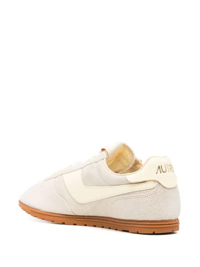 Autry 'windspin Low' Beige Sneaker With Logo On The Side And On The Heel In Suede Man In Neutral