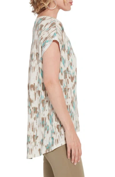 Lyssé Printed Classic Tee In Abstractstreaks