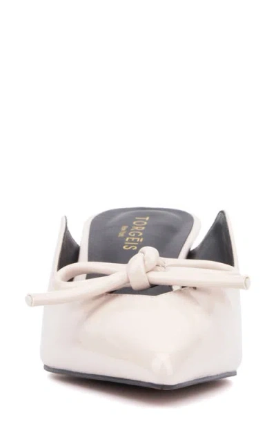 Torgeis Tamyra Womens Pointed Closed Toe Mules In Beige