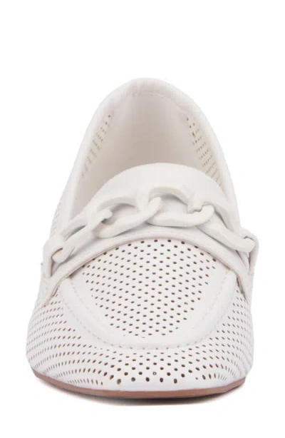 Torgeis Kalina Womens Square Closed Toe Loafers In White