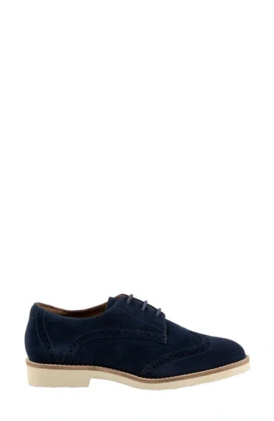 Softwalk Wide Width Willet Oxford In Multi