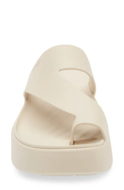 Crocs Getaway Toe Loop Platform Sandal In Sandstone