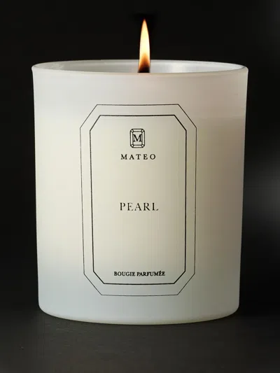 Mateo Pearl Scented Candle In Weiss