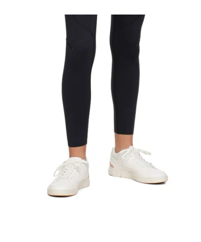 On Roger Centre Court White Woodrose Trainers In White