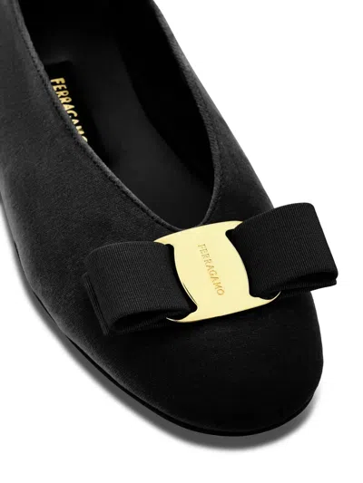 Ferragamo Ballerina Bow Black Var In Black