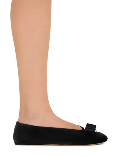 Ferragamo Ballerina Bow Black Var In Black
