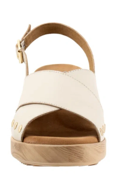 Softwalk Florence Platform Sandal In Neutral