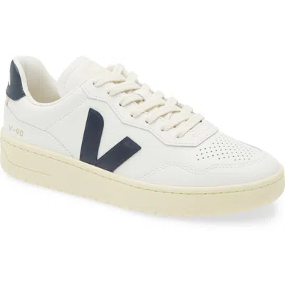 Veja Leather Sneakers With Contrast Heel Tab In Extra White Nautico