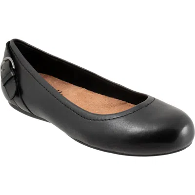 Softwalk Sydney Ballet Flat In Black