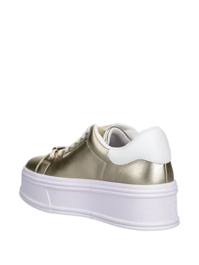 METALLIC 厚底运动鞋