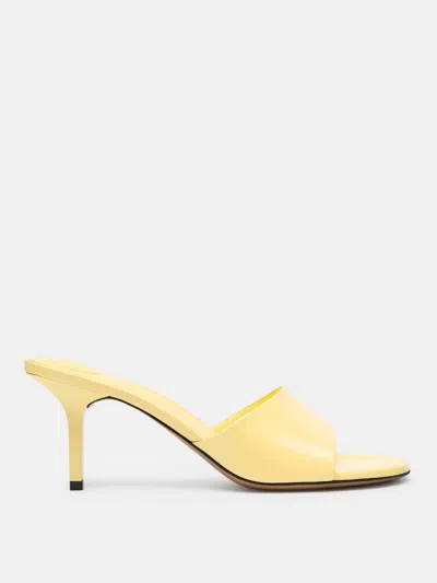 Jacquemus Glossy Kitten Heel Sandals In Yellow