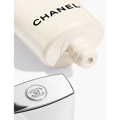 Chanel Éclat Premier La Mousse Brightening Cleansing Cream-to-foam