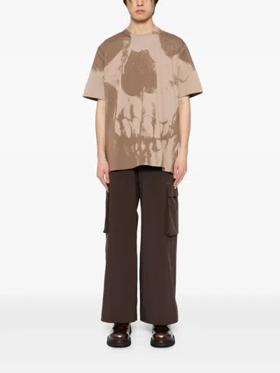 Alexander Mcqueen Men's Large Skull-print T-shirt In 褐色
