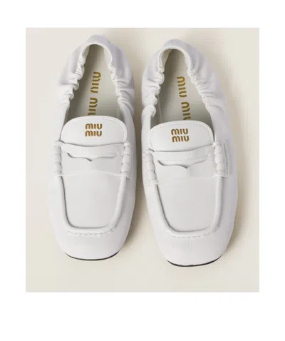 Miu Miu Mocassini In Nappa Bianca Donna In White